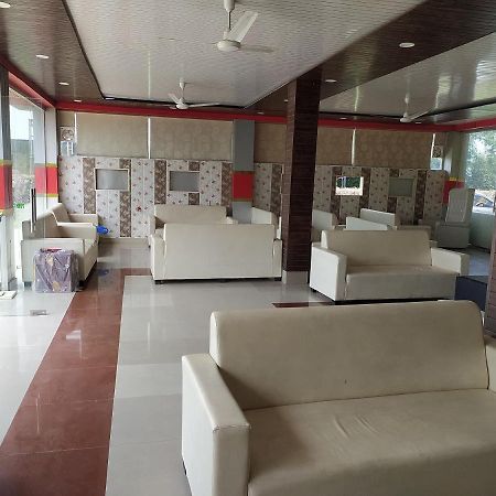 Oyo 82476 Royal Garden Ghaziabad Extérieur photo