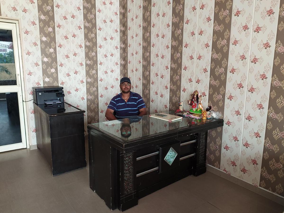 Oyo 82476 Royal Garden Ghaziabad Extérieur photo